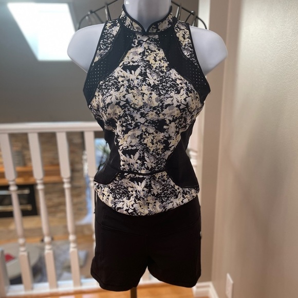 **SOLD** Lululemon | RARE Salty Swim Sleeveless Rashie - Picture 3 of 9